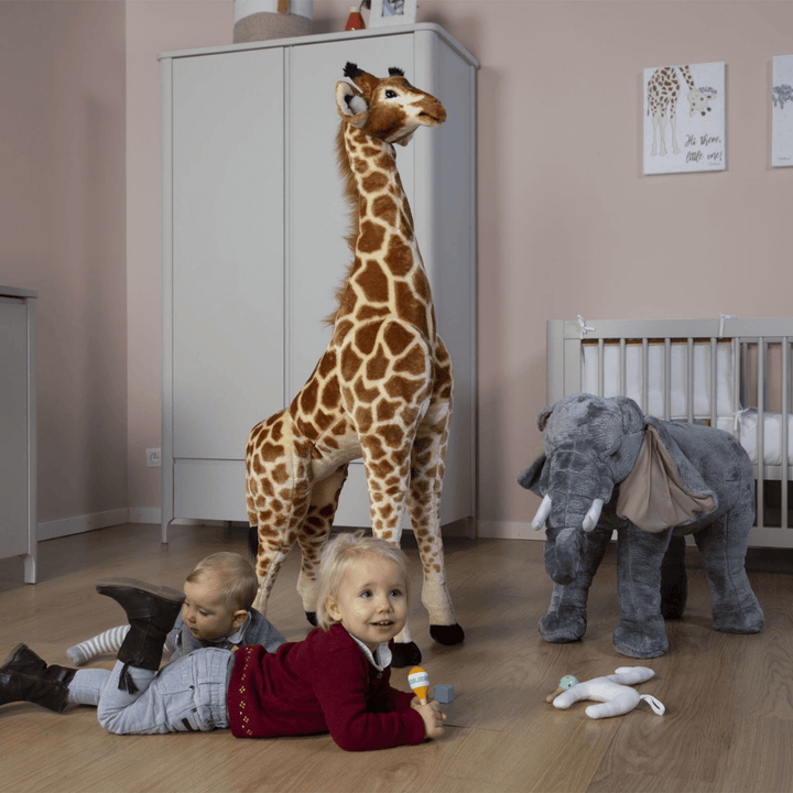 Standing Giraffe - The Crib